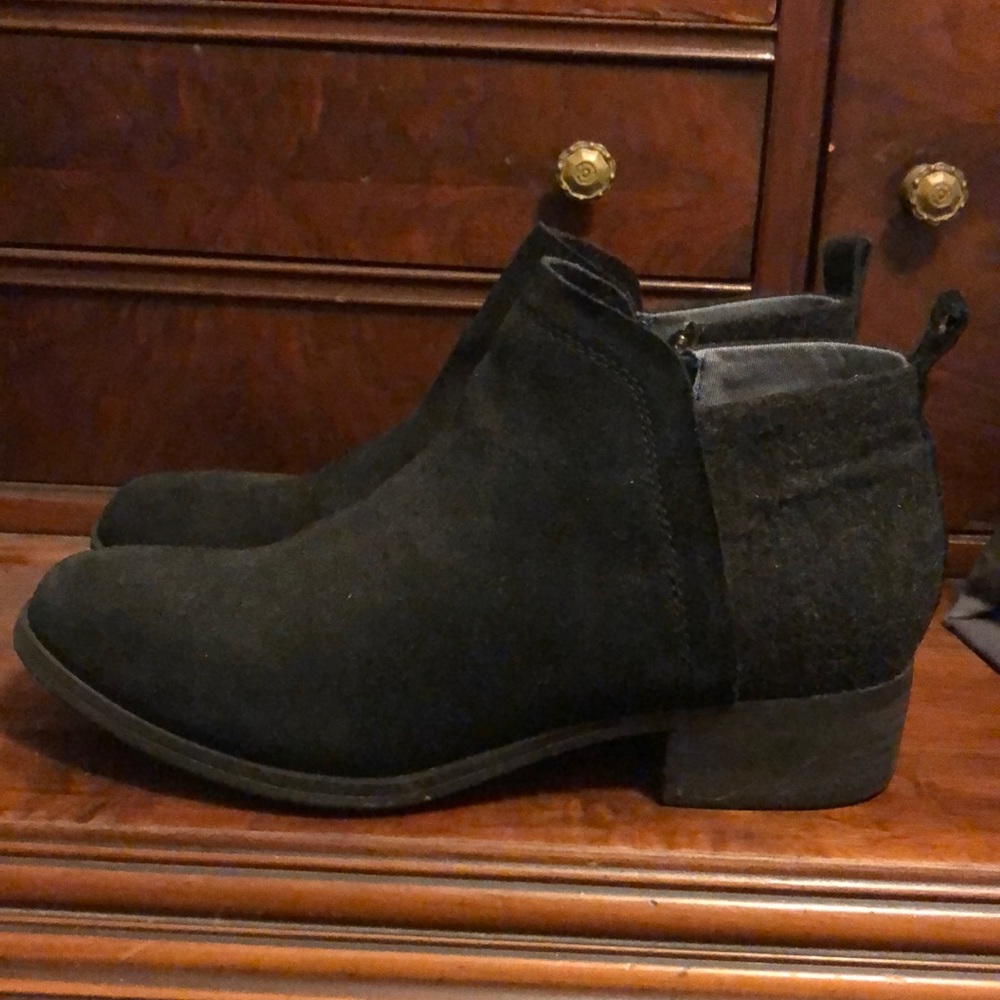 Toms booties size 6